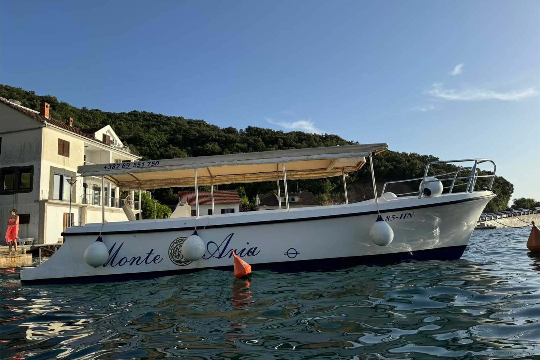 herceg-novi-boat-choose-us-slide-1